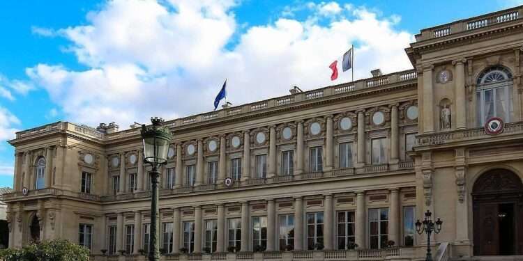 Paris Orders Immediate Release of French Nationals Detained in Iran 1 Iran