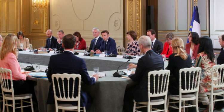 France: Macron's new Cabinet Races to Tackle Rising Cost of Living Ahead of Legislative Elections 1 French President Emmanuel Macron chairs the first cabinet meeting since reelection in Paris