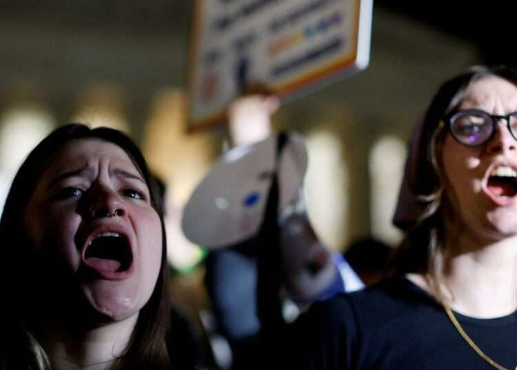 US Supreme Court Could Overturn Abortion Law 1 Protesters