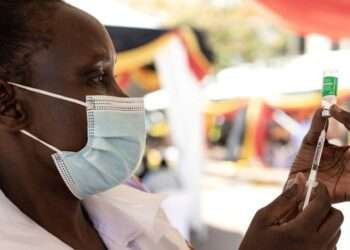 General Secretary of the Ghana Medical Association (GMA), Titus Beyuo, has revealed that it will be “foolhardy” for doctors within the various health facilities in the country to resist taking to the COVID-19 vaccines.