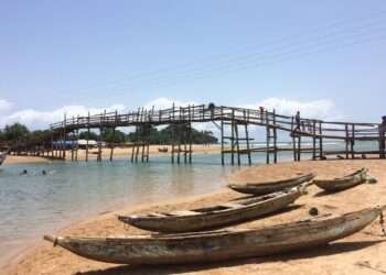 Ahanta West MCE Resolves To Fasttrack Construction Of Collapsed Akwidaa Bridge 1 Municipal Chief Executive for Ahanta West Municipal Assembly, John, Agyari, has expressed commitment to ensure that repairs works are done on the collapsed bridge in the municipality.