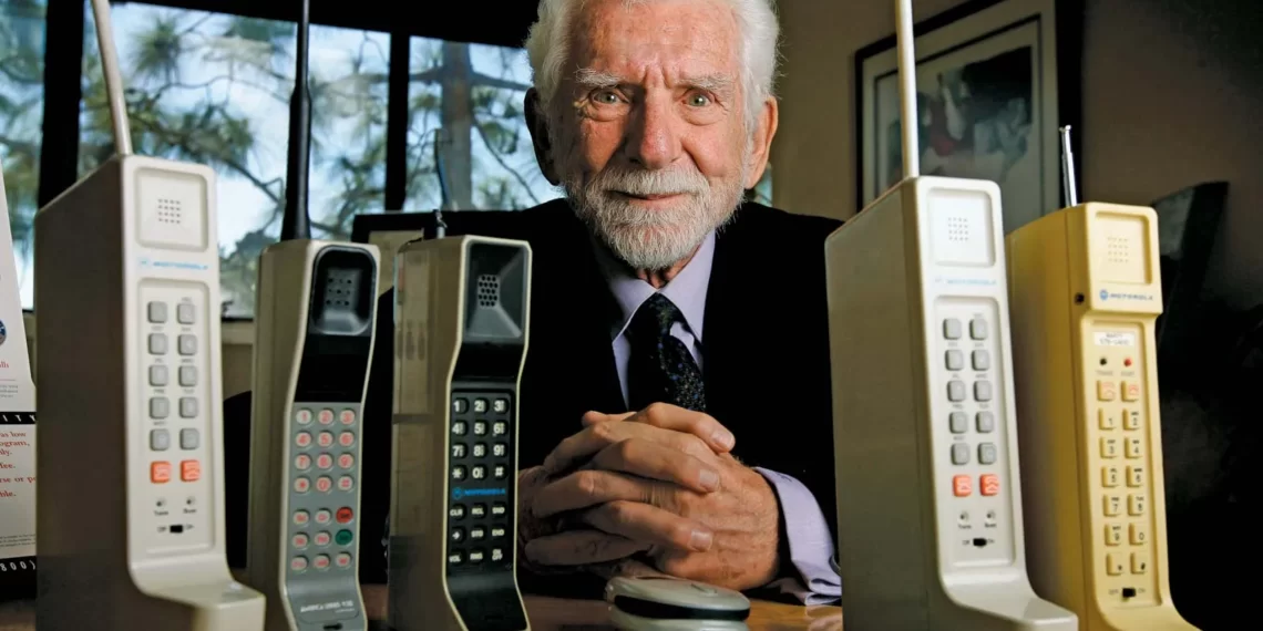 Get A Life- Man Who Invented Cell Phones Advice People Who Spend Hours On Device 1 An image of Martin Cooper