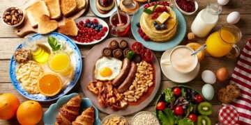 A team of scientists from University of Aberdeen has found ways of controlling people's meals to compare the impact of a large breakfast or a large dinner.