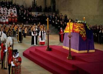 A Chinese government delegation has been banned from attending the lying-in-state of Queen Elizabeth II.