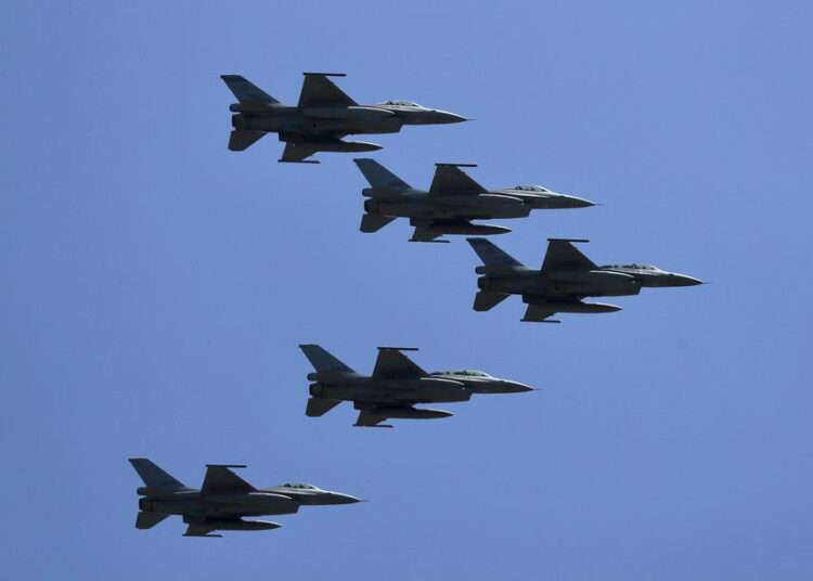 2 US Military Fighter Jets Collide and Burst into Flames 1 w 57224221