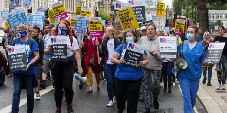 <strong>UK Government Refuses To Offer More Money To Nurses</strong> 1 63974e7a2300005c00ddbc41