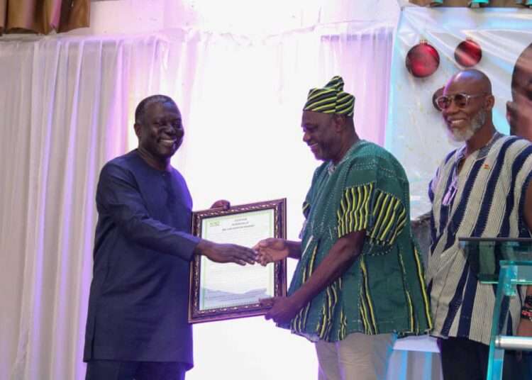 Deputy minister for Lands and Natural Resources, Benito Owusu Bio (left).