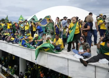 <strong>Investigations Start After Bolsonaro Supporters Storm Congress</strong> 7 Investigations Start After Bolsonaro Supporters Storm Congress