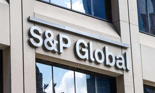 S&P Global Projects 'Negative Outlook’ For Traditional Asset Managers 1 S&P Projects 'Negative Outlook’ For Traditional Asset Managers