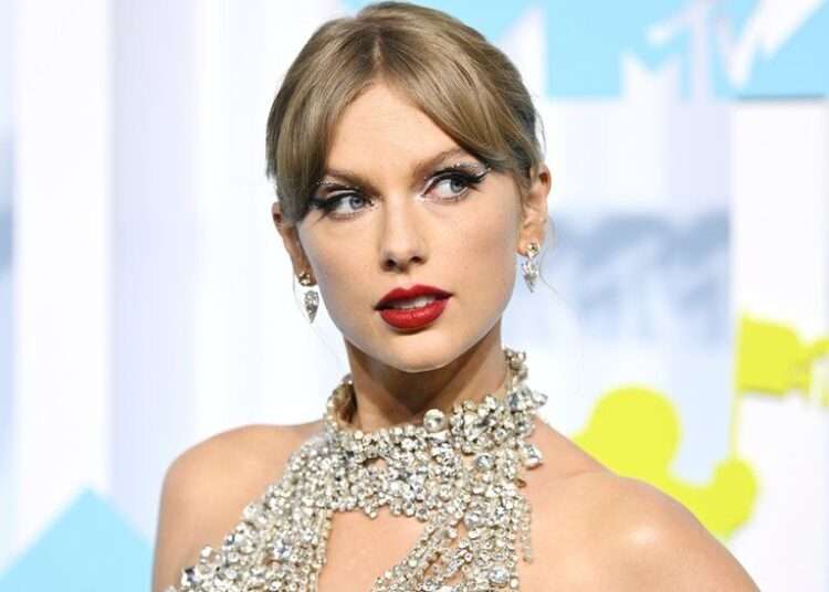 Taylor Swift's Lavender Haze Video Teases Album Re-release 1 Taylor Swift