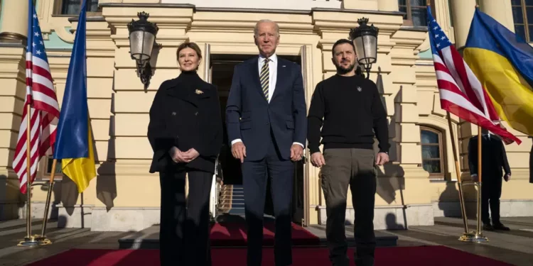 <strong>Biden Makes</strong><strong> Unannounced Visit To Ukraine Ahead Of War Anniversary</strong> 1 President Joe Biden, center, poses with Ukrainian President Volodymyr Zelenskyy, right, and Olena Zelenska, left, spouse of President Zelenskyy, at Mariinsky Palace during an unannounced visit in Kyiv, Ukraine, Monday, Feb. 20, 2023.