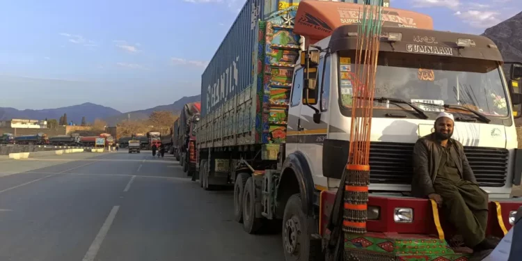 <strong>Afghanistan’s Taliban Reopen Key Border Crossing With Pakistan</strong> 1 1000 46 1