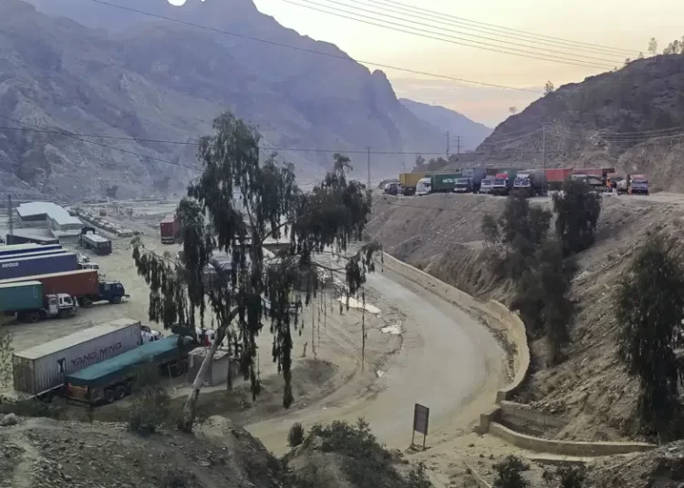Pakistan-Afghan Border Crossing Shut After Brief Reopening 1 Stranded trucks loaded with supplies for Afghanistan, park in a terminal along side on a highway after Afghan Taliban rulers closed a key border crossing point Torkham, in Landi Kotal