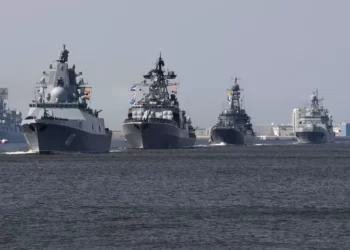 The Russian fleet, led by the Admiral Gorshkov frigate