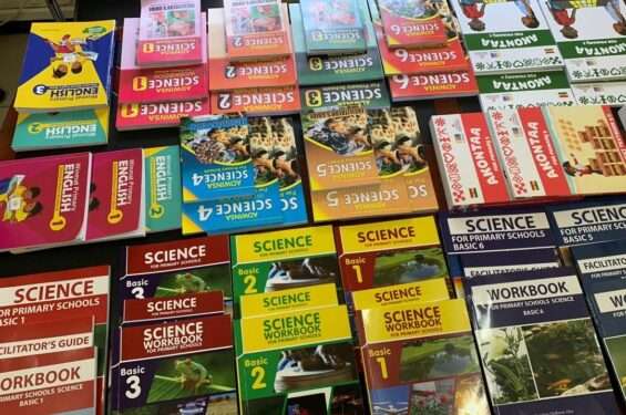 Textbooks 565x424 1