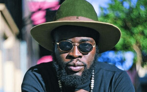 M.anifest