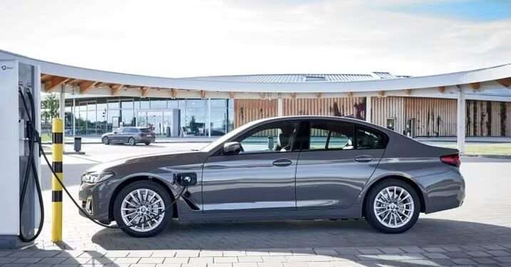 <strong>2024 BMW i5 Sedan Teased for The First Time Ahead of October Launch</strong> 1 2024 BMW i5 Sedan Teased for The First Time Ahead of October Launch