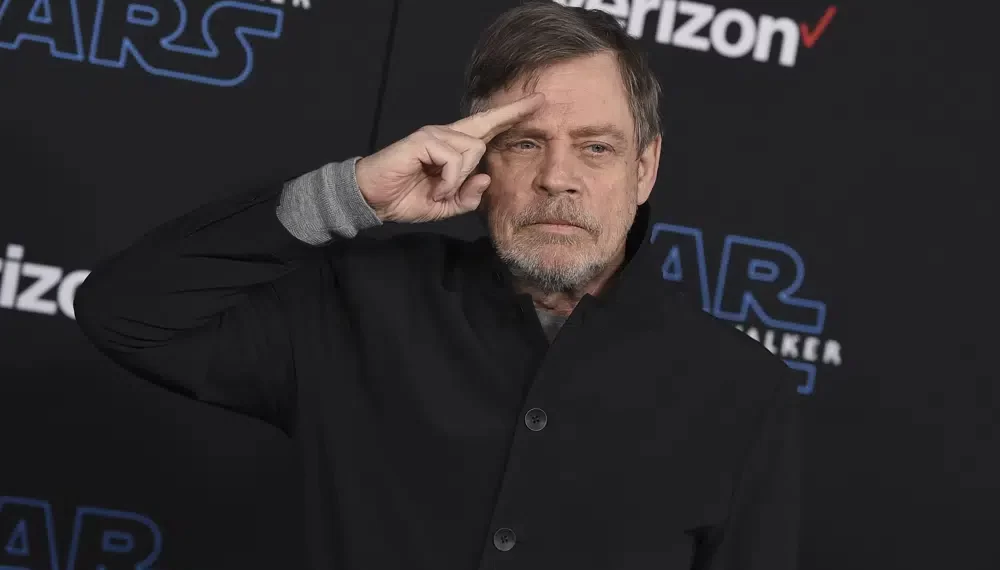 Hamill Carries ‘Star Wars’ Voice To Ukraine 1 Hamill Carries ‘Star Wars’ Voice To Ukraine
