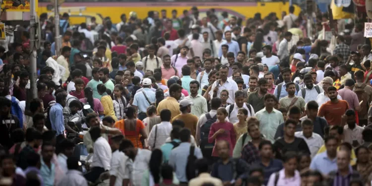 India Hailed As An Economic Powerhouse 1 People throng a market place in Mumbai, India, Monday, April 24, 2023.
