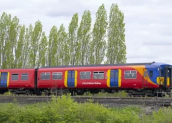 Rail Workers Strike Begins In UK 2 Rail Workers in UK have embarked on Strike.