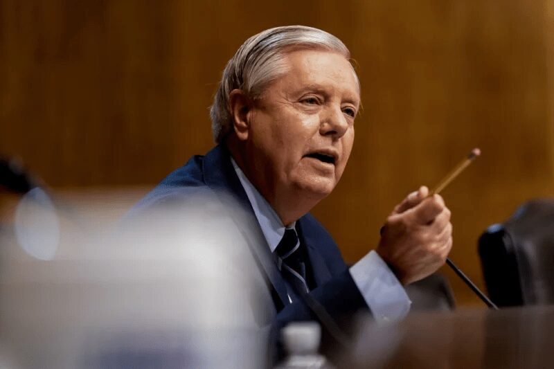 Russia Issues Arrest Warrant For U.S Senator Lindsey Graham 4 q2zeuldf