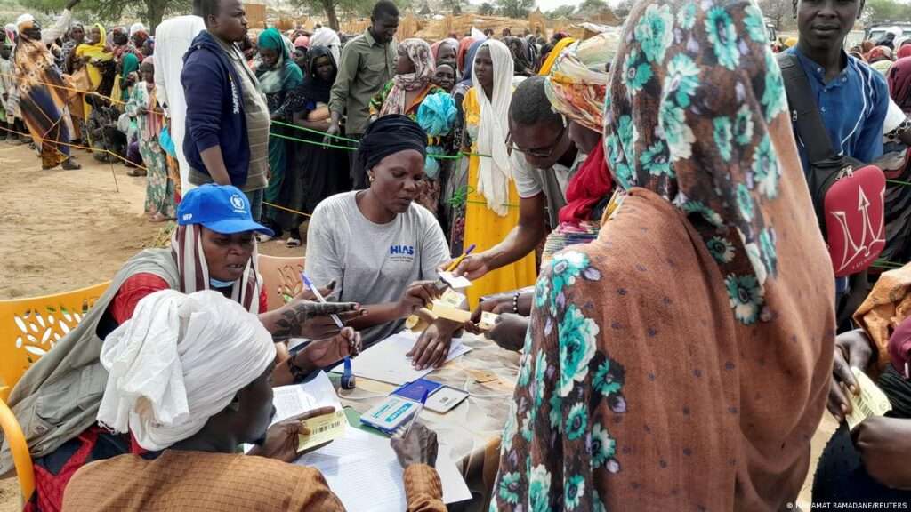 <strong>Sudanese fleeing clashes flood port city, borders with Egypt</strong> 4 sudanese in chad