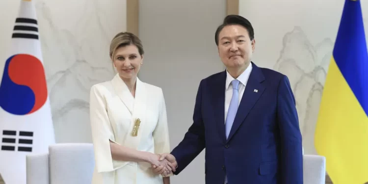 Yoon Pledges To Increase Non-Lethal Aid To Ukraine 1 In this photo provided by South Korea Presidential Office, South Korean President Yoon Suk Yeol, right, shakes hands with Ukraine's first lady Olena Zelenska, at the presidential office, in Seoul, South Korea, Tuesday, May 16, 2023.
