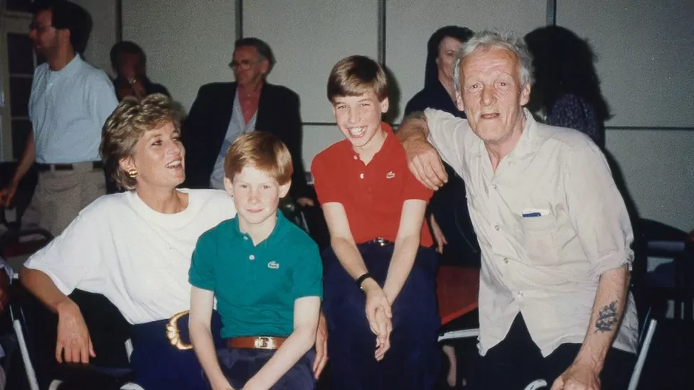 Prince William with his mother and brother at The Passage homelessness charity in 1993