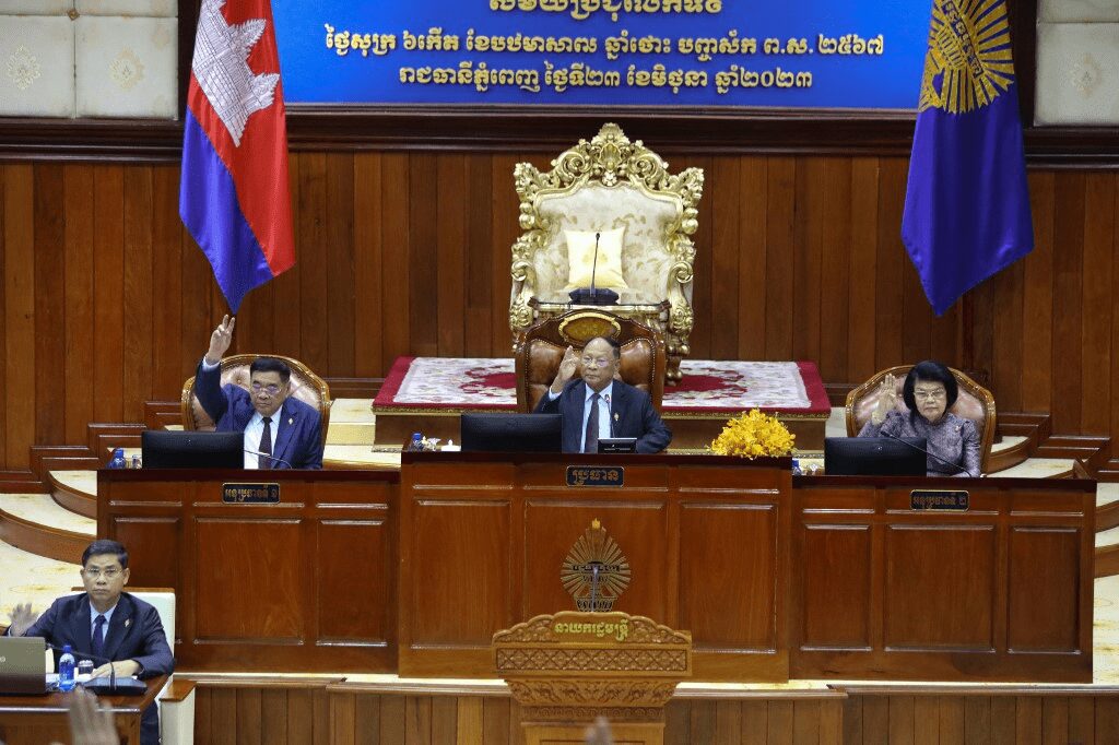 Cambodian Lawmakers Approve Extensive Amendments to Election Law 2