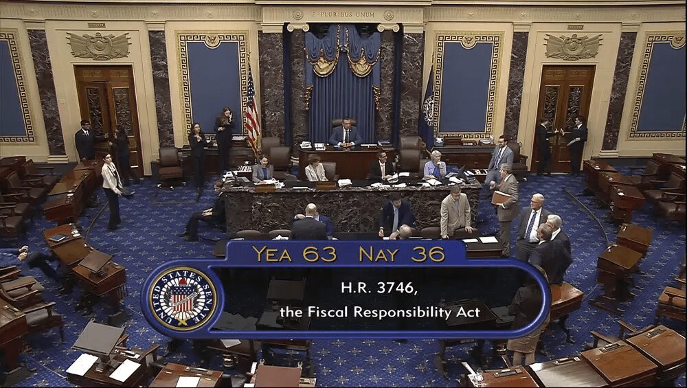 U.S Senate Approves Debt Ceiling Deal 2 y2s0t12o