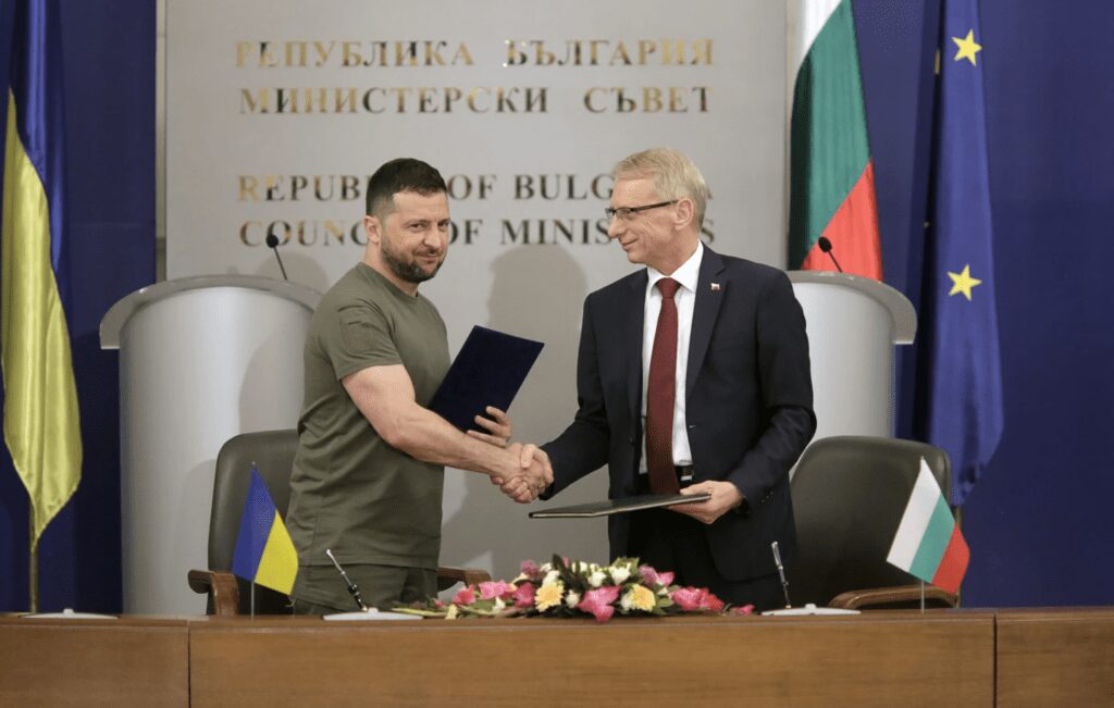 Zelenskyy Visits Bulgaria, Meets Prime Minister Nikolai Denkov 2 2yxex0gs