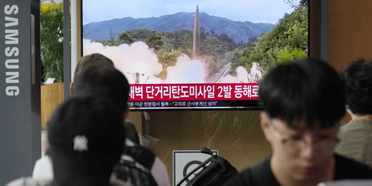 Pyongyang Launches 2 Short-range Missiles In Response To USS Kentucky Arrival In Seoul 1 bo9haple