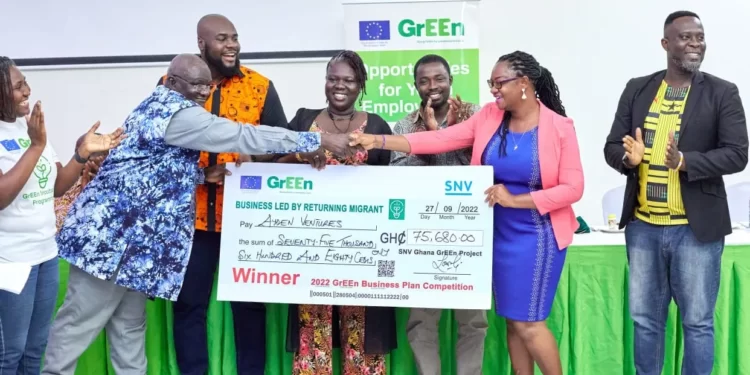 SNV Supports 83 Entrepreneurs to Receive General Agriculture Certification in GrEEn Project 1 SNV Supports 83 Entrepreneurs to Receive General Agriculture Certification in GrEEn Project