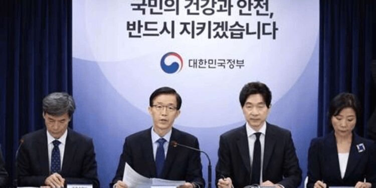 Government Policy Coordination Minister Bang Moon-kyu (2nd from L) speaks during a daily briefing on the Fukushima issue at the government complex in Seoul on July 7, 2023.