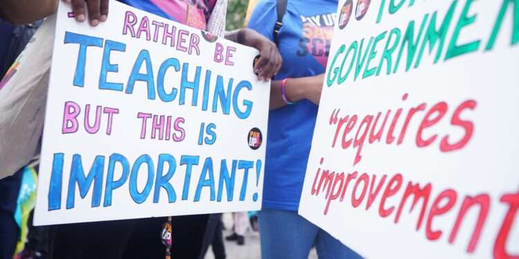 NEU accepts pay deal to end England school strikes