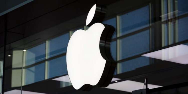 Slow iPhone Sales Forces Apple to Grapple With Largest Q3 Revenue Drop Since 2016