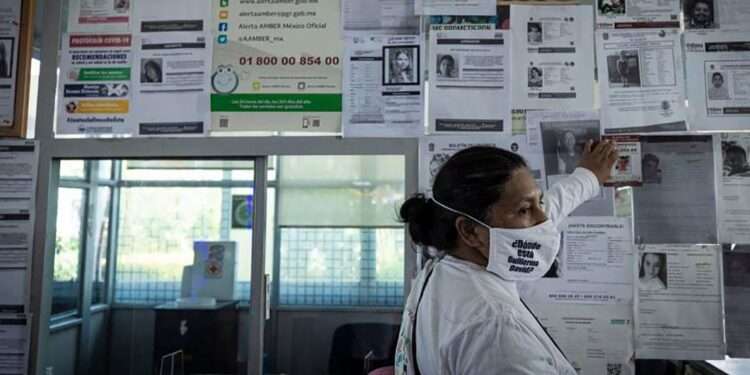 Protect Right Activists, Independent UN Human Right Group Pleads With Mexican Government 1 Thousands of women in Mexico search for their missing children.