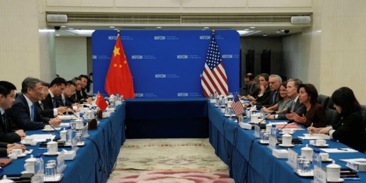 U.S, China To Launch Information Exchange On Export Controls 1 US Commerce Secretary Gina Raimondo (2nd right) speaks during a meeting with Chinese Minister of Commerce Wang Wentao (2nd left) at the Ministry of Commerce in Beijing August 28, 2023.
