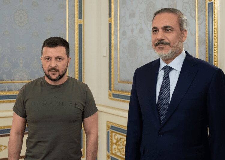 Ukrainian President, Volodymyr Zelenskyy and Turkish Foreign Minister, Hakan Fidan.