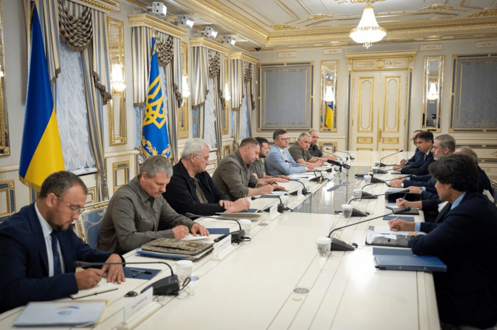 Zelenskyy Meets Turkish Foreign Minister 2 q8ywjcc6