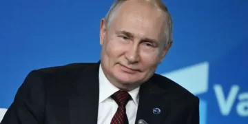 Kremlin Rebuffs Zelenskyy’s Call For Three-Way Meeting With Trump, Putin