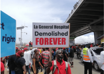 Defective Timeline, Stalled Project Leaves La Residents Disenchanted