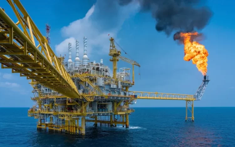 Oil Markets on Tenterhooks As OPEC+ Meeting Delay Sparks Price Volatility
