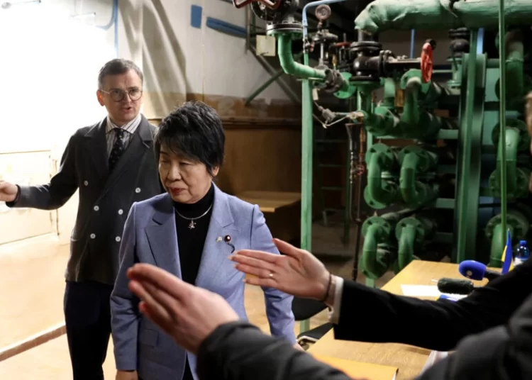 Japan Reasserts Support For Ukraine 1 Ukraine's Foreign Minister, Dmytro Kuleba, left, and Japan's Foreign Minister Yoko Kamikawa met with journalists at a Kyiv bomb shelter.