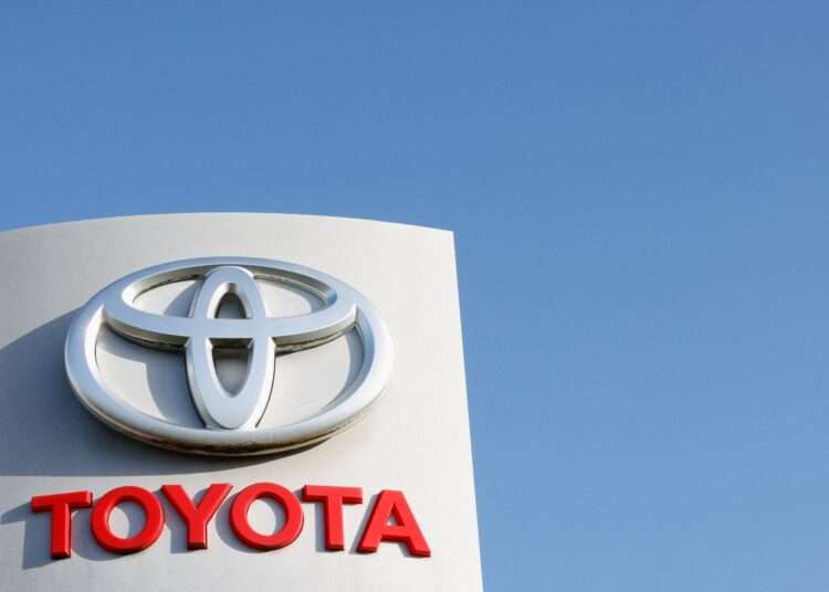 Toyota to Outshine Rivals As More Consumers Opt For Hybrids