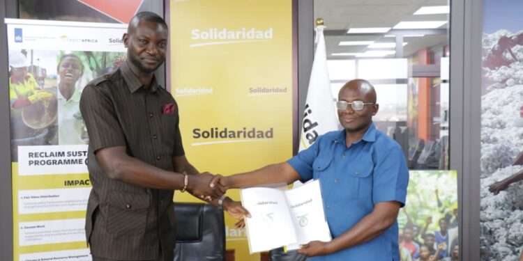 Solidaridad Collaborates with Department of Co-operatives to Empower Cocoa Farmers 1 Solidaridad Collaborates with Department of Co-operatives to Empower Cocoa Farmers