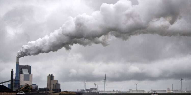 Global Carbon Markets Soar to Record High of US$949 Billion in 2023