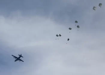 Spain Airdrops 26 Tonnes Of Humanitarian Aid To Gaza 4 A plane drops aid over Gaza.