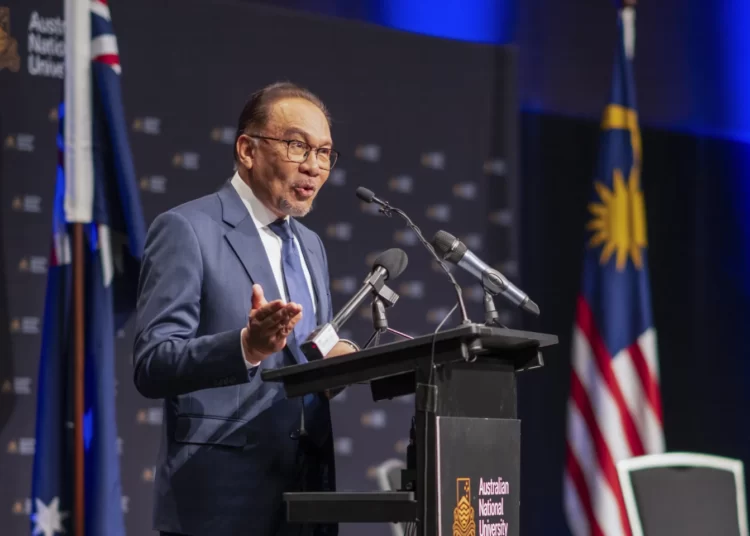 Malaysian PM Urges US-China Cooperation in Asia-Pacific 1 Malaysian Prime Minister Anwar Ibrahim