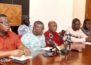 Government's Talks with Teacher Unions Hang in the Air 1 Leading figures of the three Pre-teacher Unions